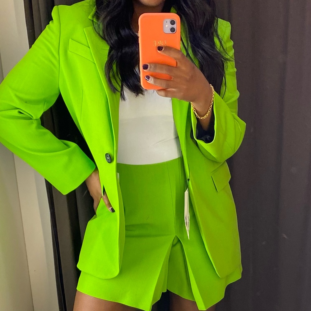 Lime Green Zara shorts suit set. Comes with green blazer and skirt